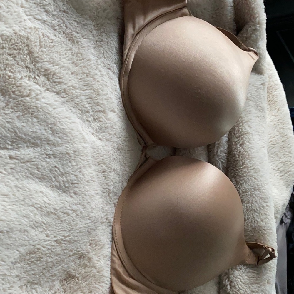 2/$40 just add to bundle to save!   Victoria secret bombshell bra